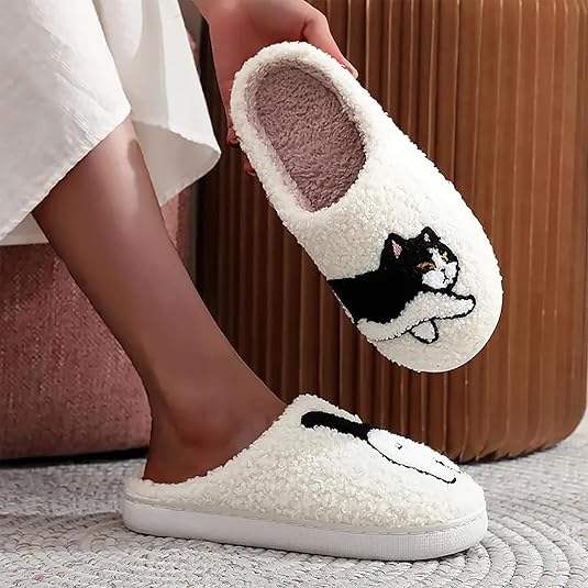Pantoufles De Chats Blanches